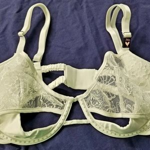 NWT VS Luxe Lingerie White bra- 34D